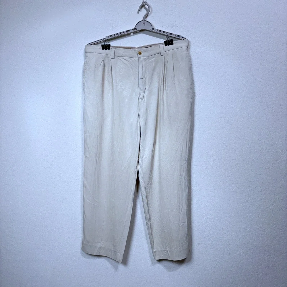 Tommy‎ Bahama Silk Pleated Relaxed Fit Chino Straight Leg Khaki Pants Men 42x32